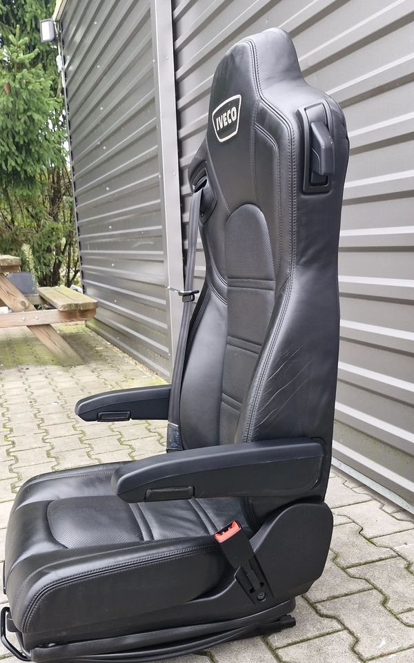 IVECO STRALIS S WAY FOTEL PASAŻERA - Hytt och interiör: bild 2 IVECO STRALIS S WAY FOTEL PASAŻERA - Hytt och interiör: bild 2