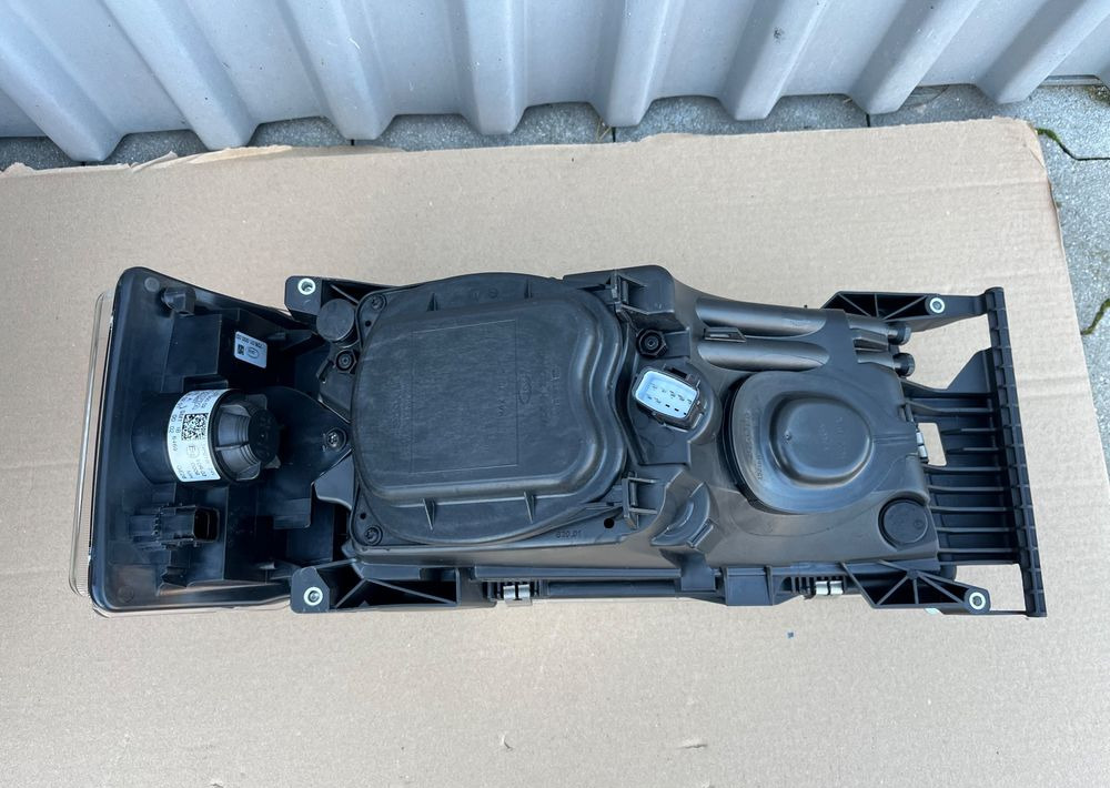 Lampa Scania R Streamline lewa reflektor 2416136 - Ljus/ Belysning för Lastbil: bild 2 Lampa Scania R Streamline lewa reflektor 2416136 - Ljus/ Belysning för Lastbil: bild 2