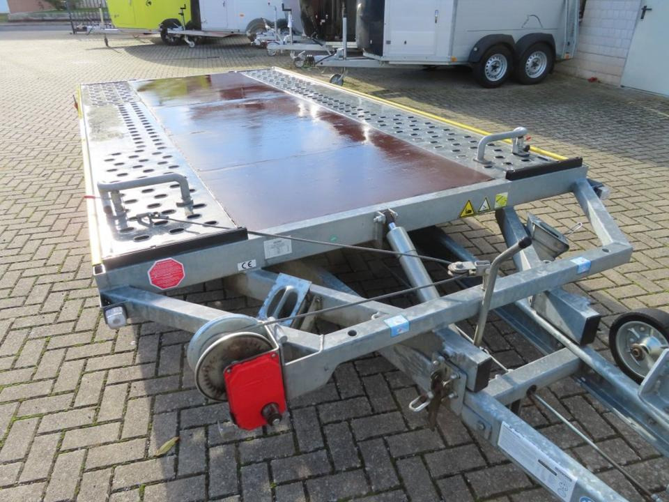 Böckmann PKW-Anhänger, Autotransporter, 3,0to. kippbar, 100 km/h - Biltransportsläp: bild 4 Böckmann PKW-Anhänger, Autotransporter, 3,0to. kippbar, 100 km/h - Biltransportsläp: bild 4