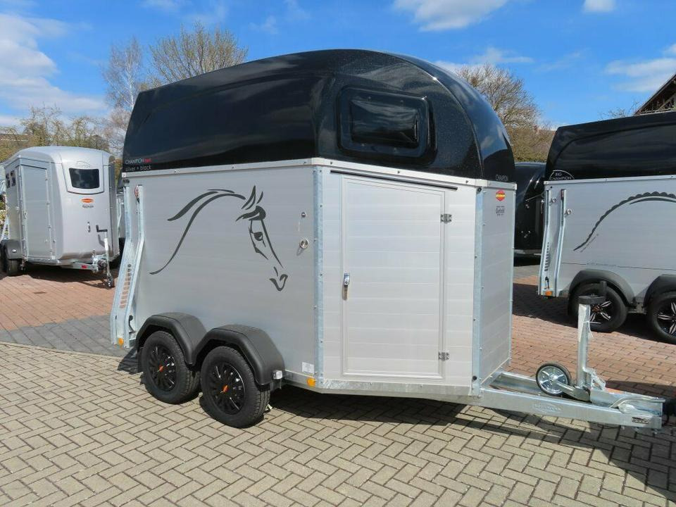Böckmann Pferdeanhänger Champion Esprit Flügeltür Sattelkammer - Hästsläp: bild 3 Böckmann Pferdeanhänger Champion Esprit Flügeltür Sattelkammer - Hästsläp: bild 3
