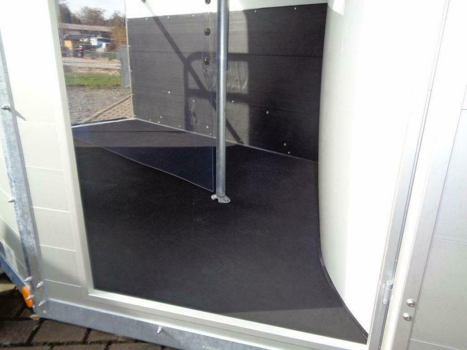 Böckmann Pferdeanhänger, Champion R, ALUBODEN, SaKa, 100 km/h - Hästsläp: bild 3 Böckmann Pferdeanhänger, Champion R, ALUBODEN, SaKa, 100 km/h - Hästsläp: bild 3