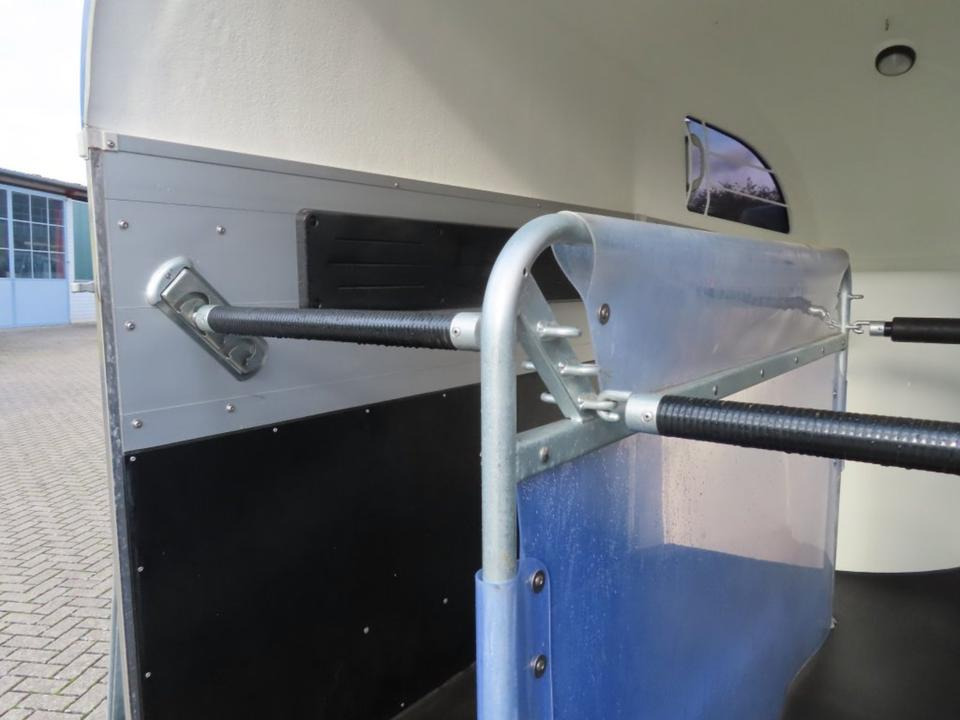 Böckmann Pferdeanhänger Champion R, Alub., 100 km/h - Hästsläp: bild 5 Böckmann Pferdeanhänger Champion R, Alub., 100 km/h - Hästsläp: bild 5