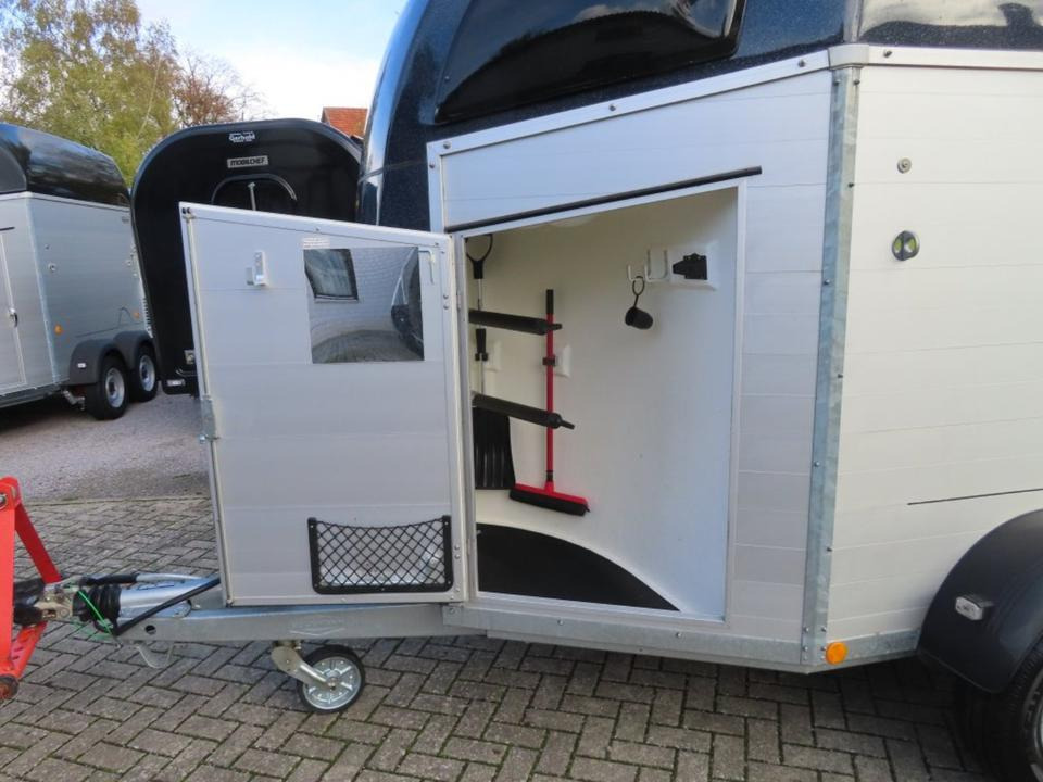 Böckmann Pferdeanhänger Champion R, Alub., 100 km/h - Hästsläp: bild 3 Böckmann Pferdeanhänger Champion R, Alub., 100 km/h - Hästsläp: bild 3