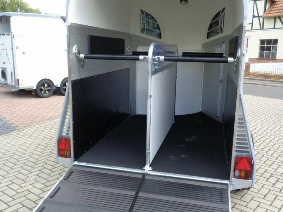 Böckmann Pferdeanhänger Champion R Sattelkammer Aluboden - Hästsläp: bild 4 Böckmann Pferdeanhänger Champion R Sattelkammer Aluboden - Hästsläp: bild 4