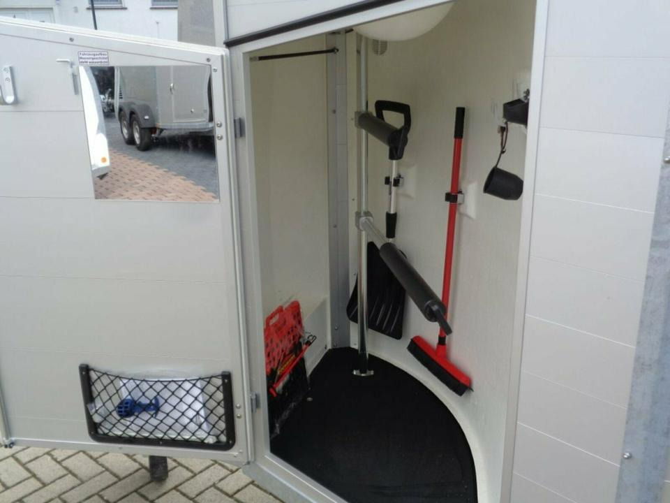 Böckmann Pferdeanhänger Champion R Sattelkammer Aluboden - Hästsläp: bild 3 Böckmann Pferdeanhänger Champion R Sattelkammer Aluboden - Hästsläp: bild 3