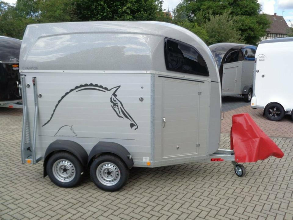 Böckmann Pferdeanhänger Champion R Sattelkammer Aluboden - Hästsläp: bild 2 Böckmann Pferdeanhänger Champion R Sattelkammer Aluboden - Hästsläp: bild 2