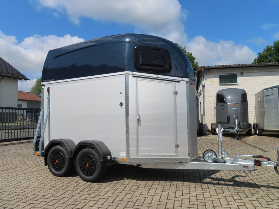 Böckmann Pferdeanhänger Champion UNO Esprit Sattelkammer 100km/h - Hästsläp: bild 2 Böckmann Pferdeanhänger Champion UNO Esprit Sattelkammer 100km/h - Hästsläp: bild 2