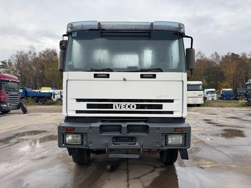Iveco Eurotrakker 340 E 34 (GRAND PONT / LAMES / POMPE MANUELLE / BOITE MANUELLE / 12 ROUES) - Chassi lastbil: bild 2 Iveco Eurotrakker 340 E 34 (GRAND PONT / LAMES / POMPE MANUELLE / BOITE MANUELLE / 12 ROUES) - Chassi lastbil: bild 2