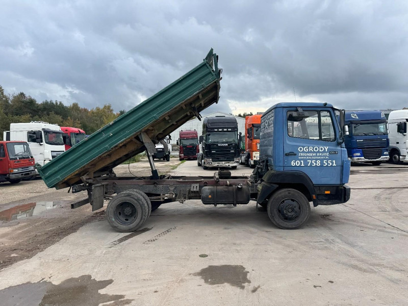 Mercedes-Benz SK 814 (6 CYLINDER / STEEL SUSPENSION / MANUAL PUMP / 3-SIDE TIPPER) - Tippbil lastbil: bild 4 Mercedes-Benz SK 814 (6 CYLINDER / STEEL SUSPENSION / MANUAL PUMP / 3-SIDE TIPPER) - Tippbil lastbil: bild 4