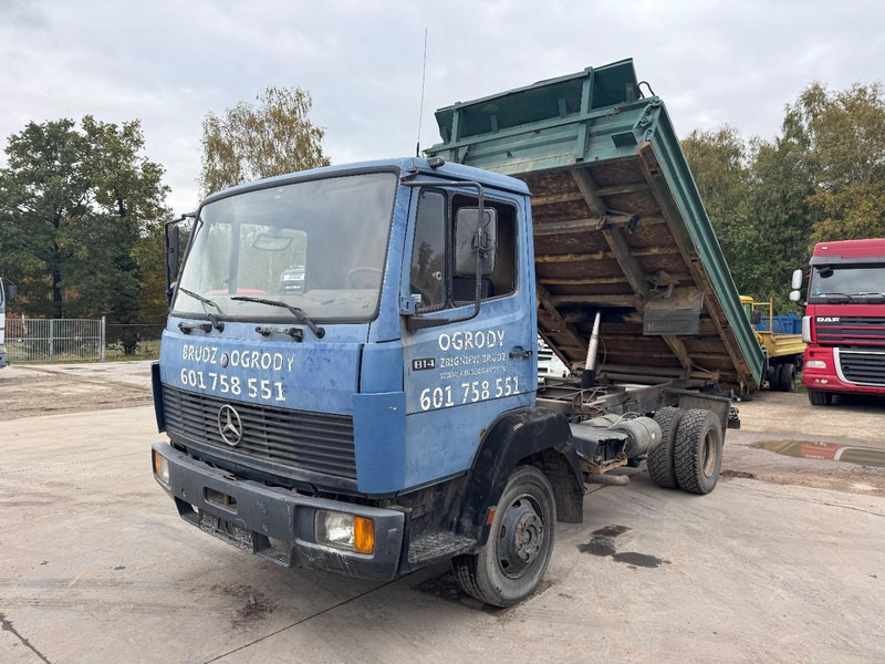Mercedes-Benz SK 814 (6 CYLINDER / STEEL SUSPENSION / MANUAL PUMP / 3-SIDE TIPPER) - Tippbil lastbil: bild 1 Mercedes-Benz SK 814 (6 CYLINDER / STEEL SUSPENSION / MANUAL PUMP / 3-SIDE TIPPER) - Tippbil lastbil: bild 1