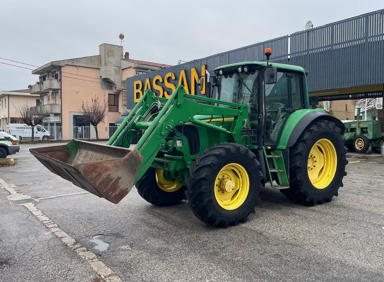 JOHN DEERE 6420 S - Traktor: bild 1 JOHN DEERE 6420 S - Traktor: bild 1