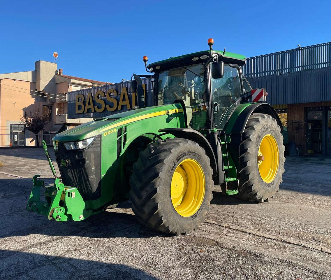 JOHN DEERE 8370 R - Traktor: bild 1 JOHN DEERE 8370 R - Traktor: bild 1