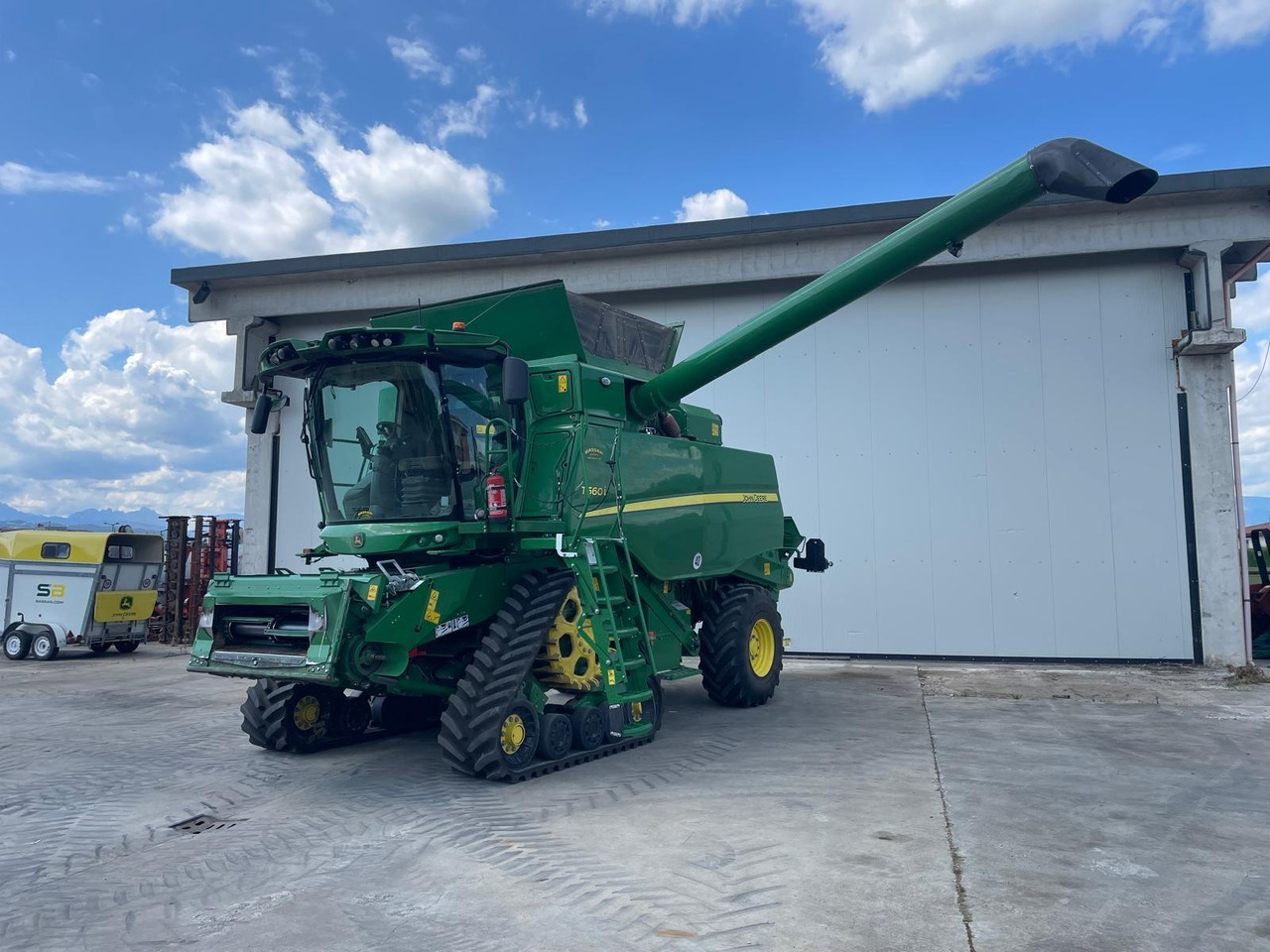 JOHN DEERE MIETITREBBIA T 560 - Skördetröska: bild 4 JOHN DEERE MIETITREBBIA T 560 - Skördetröska: bild 4