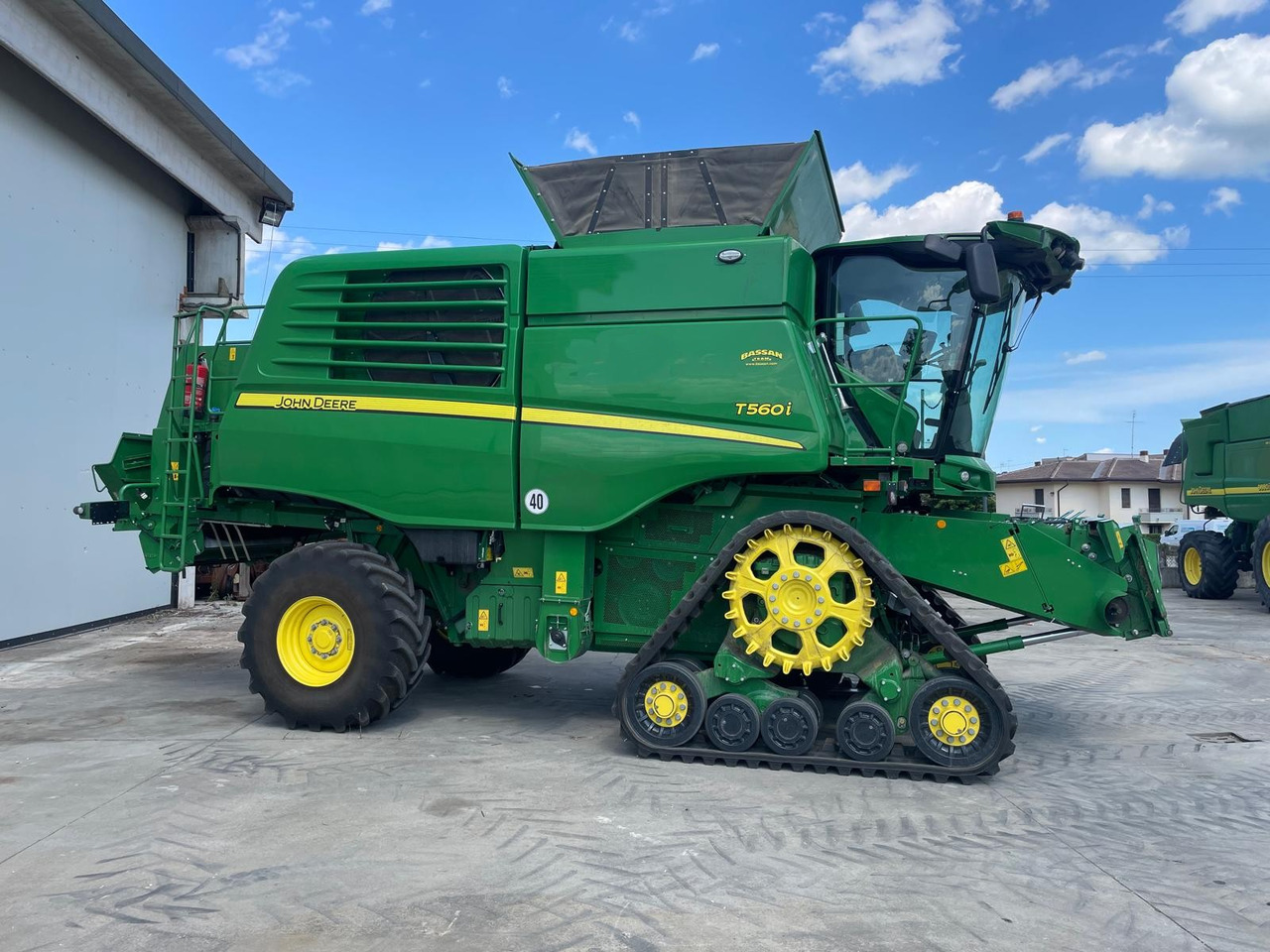 JOHN DEERE MIETITREBBIA T 560 - Skördetröska: bild 2 JOHN DEERE MIETITREBBIA T 560 - Skördetröska: bild 2