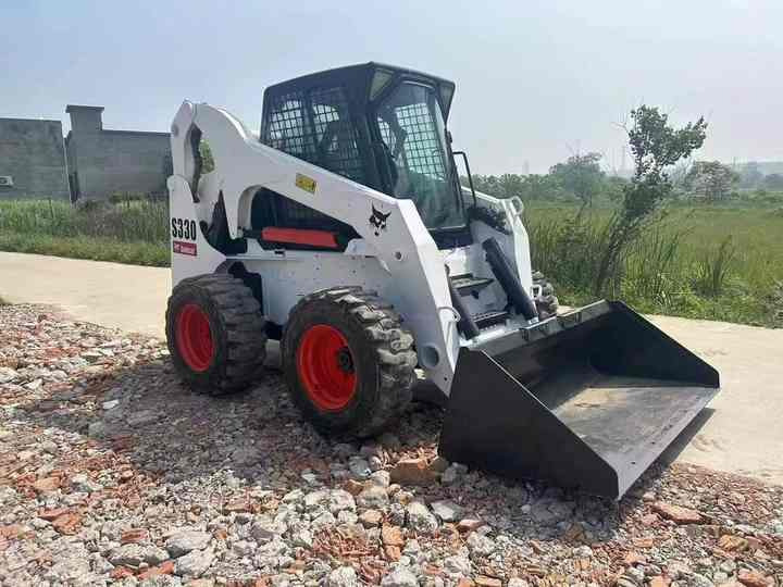 Kompaktlastare/ Slirstyrda lastare Very Low Price American Brand Used Bobcat S330 Skid Steer Loader with Superior Performance for Sale S160/S180/S300 in Stock [ Copy ] [ Copy ] [ Copy ] [ Copy ] [ Copy ] [ Copy ]: bild 6