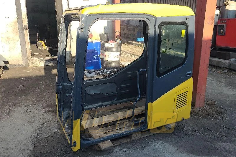 Komatsu PC290 - Hytt för Byggmaskiner: bild 1 Komatsu PC290 - Hytt för Byggmaskiner: bild 1