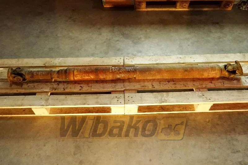 Liebherr L512 - Drivaxel för Byggmaskiner: bild 1 Liebherr L512 - Drivaxel för Byggmaskiner: bild 1