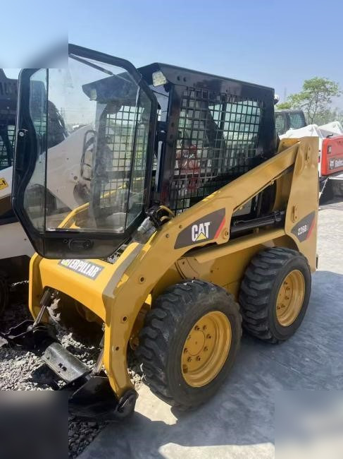 CATERPILLAR 226B3 - Kompaktlastare/ Slirstyrda lastare: bild 1 CATERPILLAR 226B3 - Kompaktlastare/ Slirstyrda lastare: bild 1