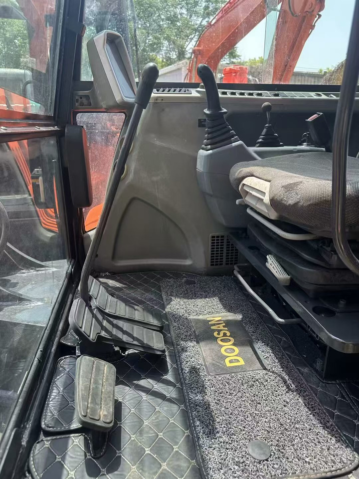 DOOSAN DX60 - Bandgrävare: bild 5 DOOSAN DX60 - Bandgrävare: bild 5