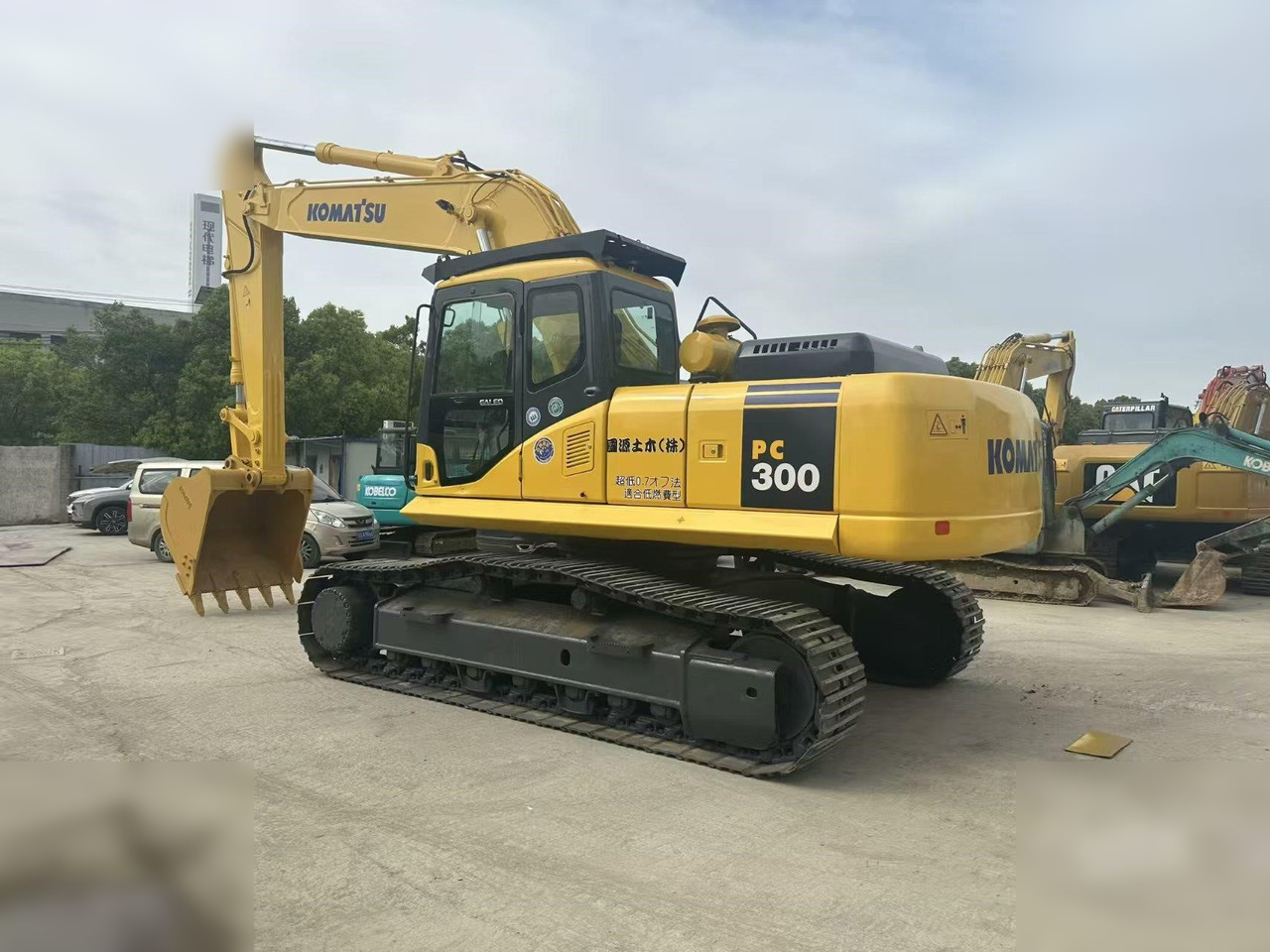 KOMATSU PC300-7 - Bandgrävare: bild 5 KOMATSU PC300-7 - Bandgrävare: bild 5