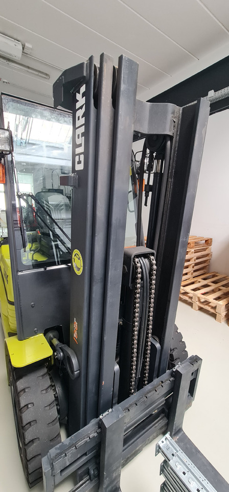 CLARK GTX 25L - Gasoltruck: bild 2 CLARK GTX 25L - Gasoltruck: bild 2