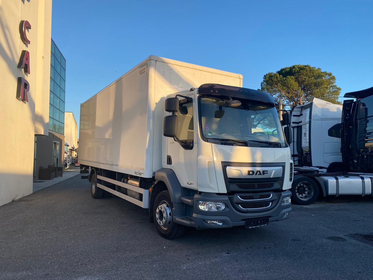 DAF LF 260 FA - Lastbil med skåp: bild 3 DAF LF 260 FA - Lastbil med skåp: bild 3