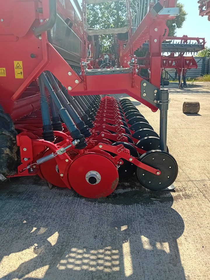 UNIA POLONEZ 550/3D - Såmaskin: bild 2 UNIA POLONEZ 550/3D - Såmaskin: bild 2