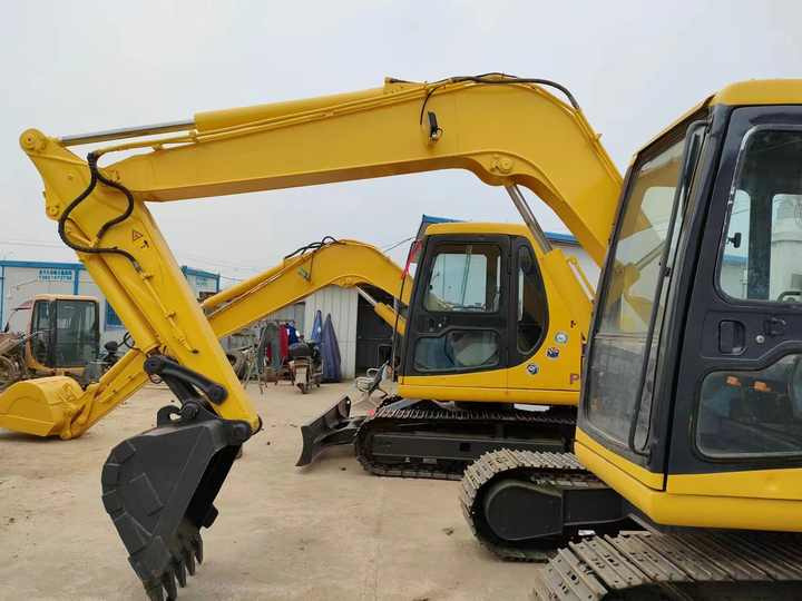 Cheap Used Komatsu PC60-7 Crawler Excavator with High Efficiency Used Heavy Machinery Komatsu P60-7 Digger Cheap for Sale - Bandgrävare: bild 3 Cheap Used Komatsu PC60-7 Crawler Excavator with High Efficiency Used Heavy Machinery Komatsu P60-7 Digger Cheap for Sale - Bandgrävare: bild 3