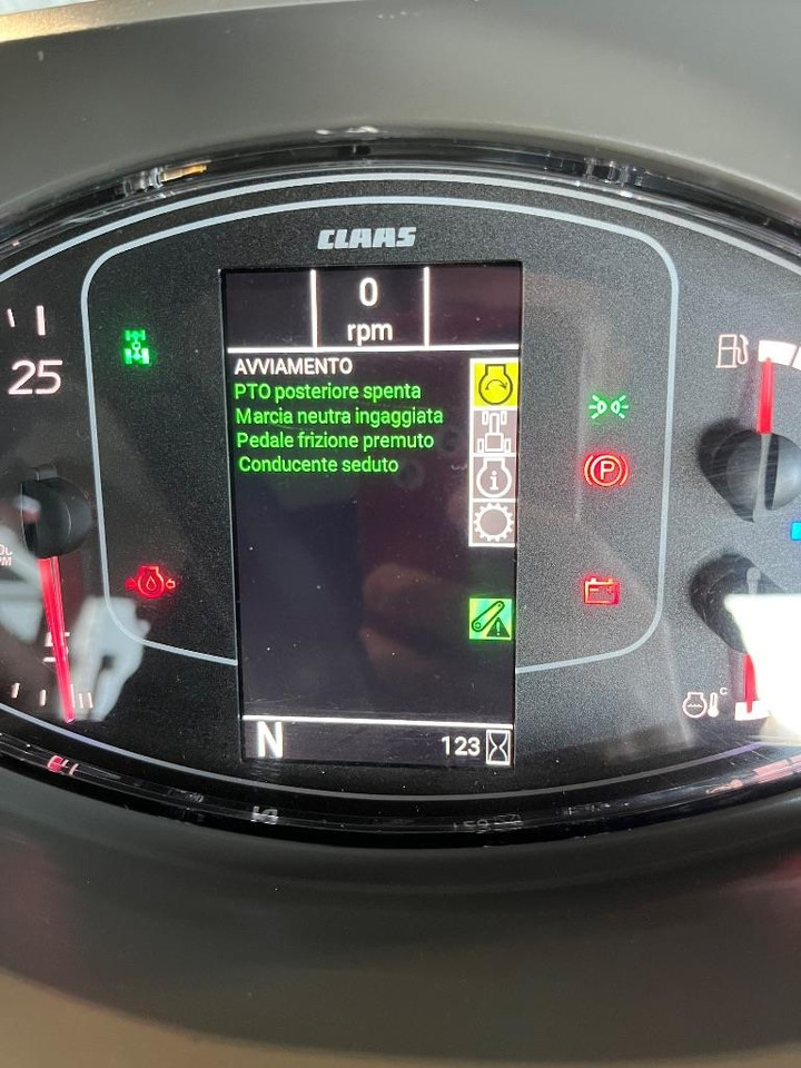 Claas Axos 3.105 - Traktor: bild 3 Claas Axos 3.105 - Traktor: bild 3