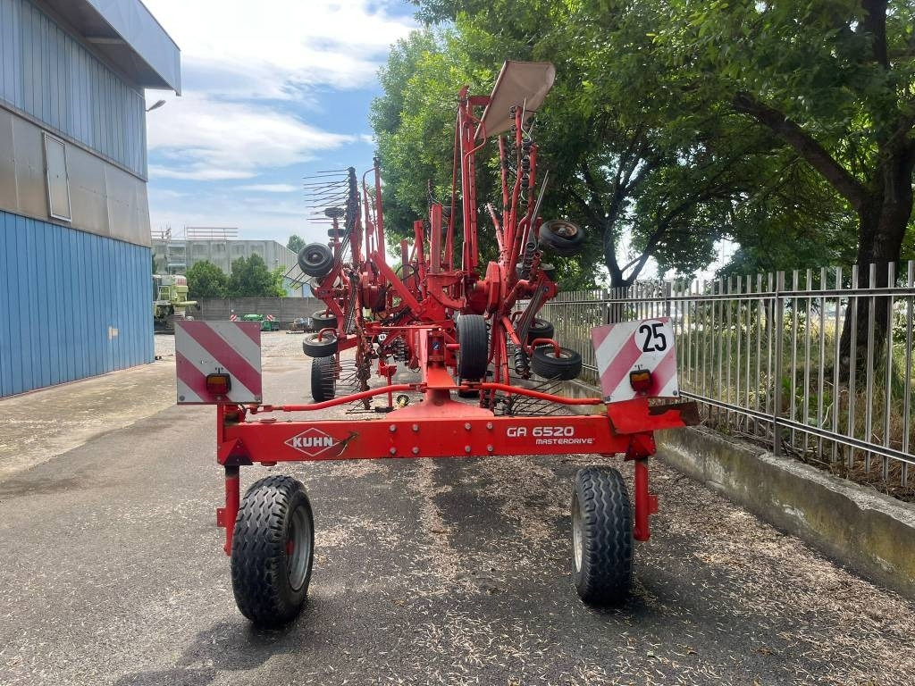 Kuhn GA 8121 - Hövändare: bild 2 Kuhn GA 8121 - Hövändare: bild 2