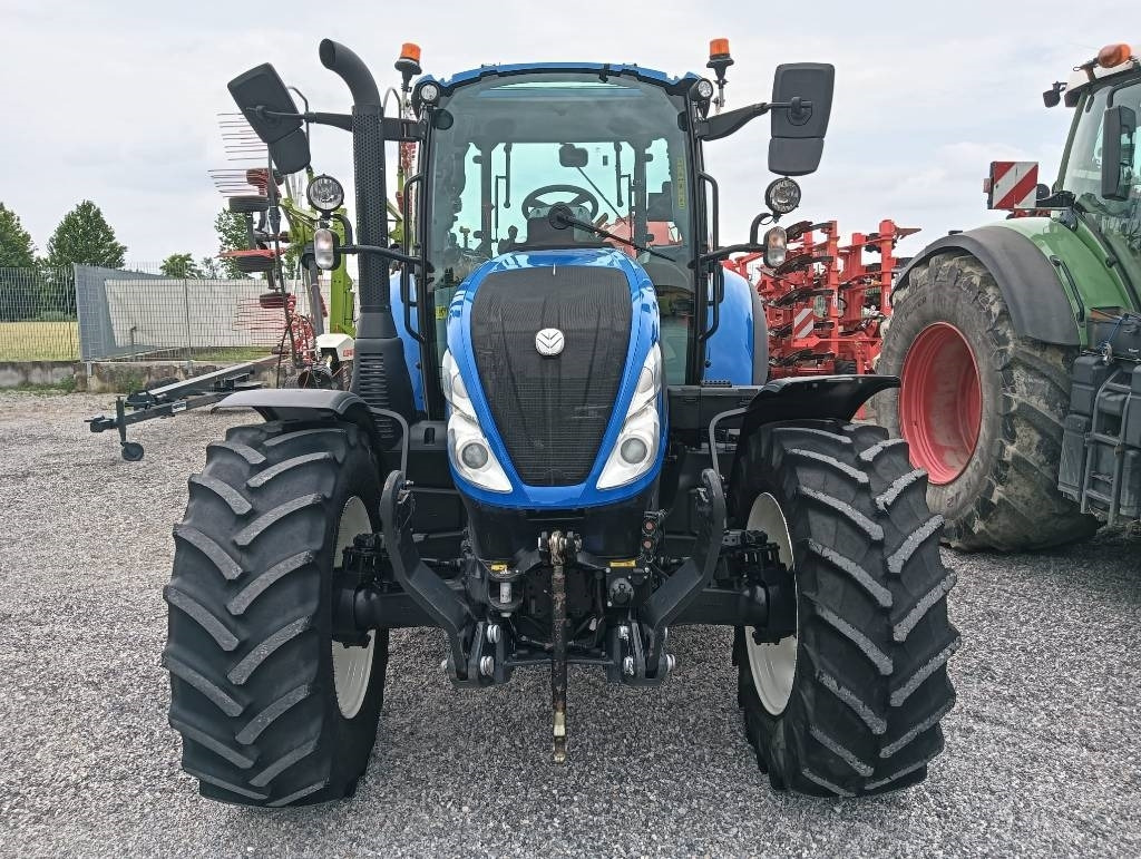 New Holland T 5.120 - Traktor: bild 2 New Holland T 5.120 - Traktor: bild 2