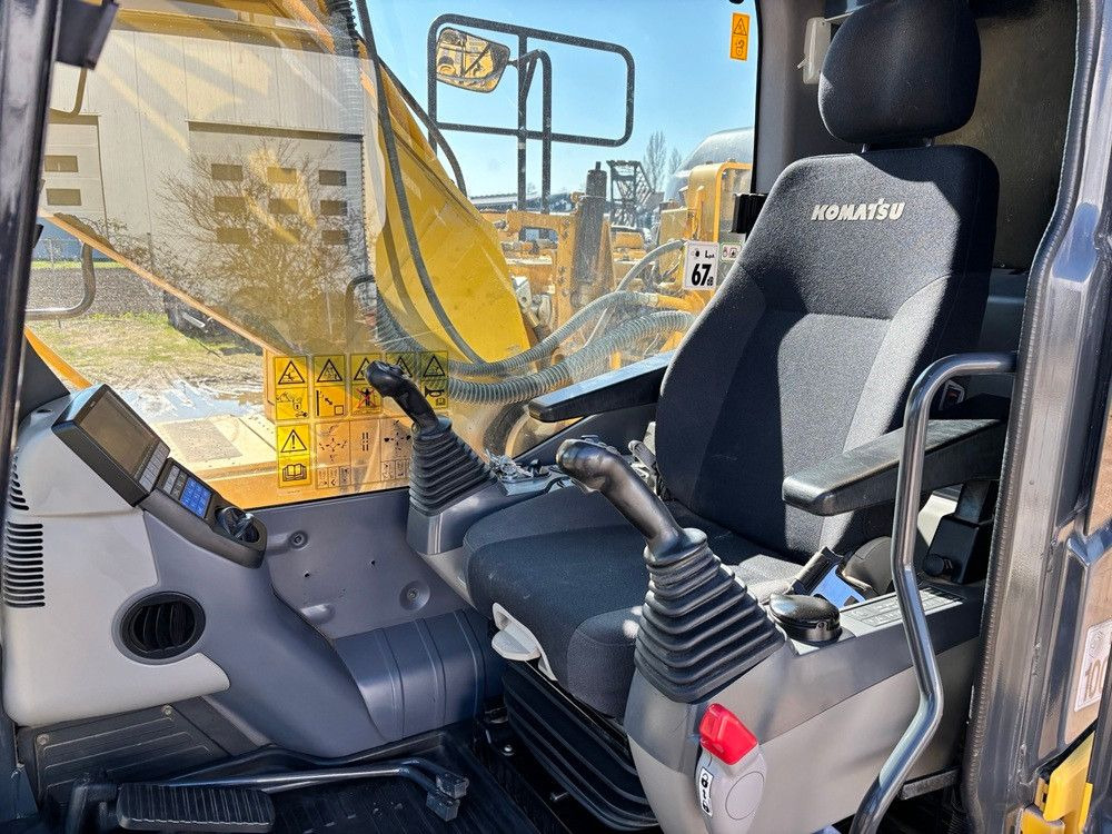 Komatsu PC210LC-11 - Bandgrävare: bild 4 Komatsu PC210LC-11 - Bandgrävare: bild 4