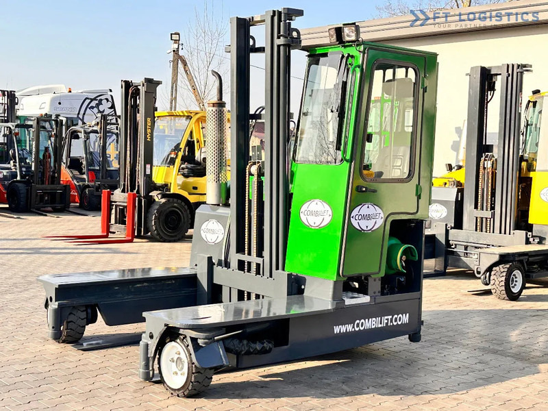 Combilift C3000 / DUPLEX / 4100MM / LPG / FREE LIFT / Like New C3000 / DUPLEX / 4100MM / LPG / FREE LIFT / Like New - 4-vägstruck: bild 1 Combilift C3000 / DUPLEX / 4100MM / LPG / FREE LIFT / Like New C3000 / DUPLEX / 4100MM / LPG / FREE LIFT / Like New - 4-vägstruck: bild 1