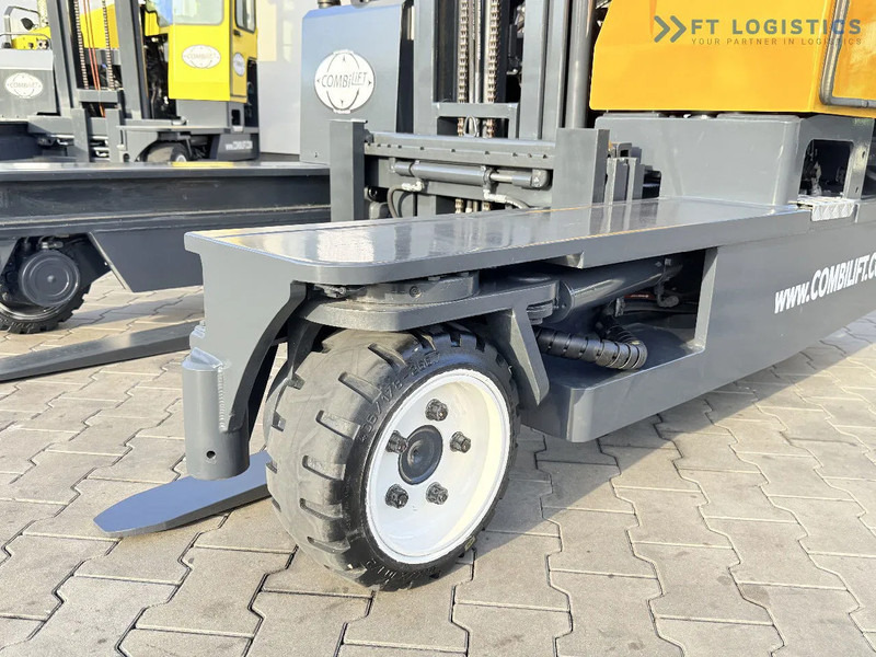 Combilift C3000 / GAS / DUPLEX 4500MM / ONLY 3096 HOURS / FORK SIDE SHIFT / FULL CABIN / EXCELLENT CONDITION / Wide range of four-way and - 4-vägstruck: bild 4 Combilift C3000 / GAS / DUPLEX 4500MM / ONLY 3096 HOURS / FORK SIDE SHIFT / FULL CABIN / EXCELLENT CONDITION / Wide range of four-way and - 4-vägstruck: bild 4