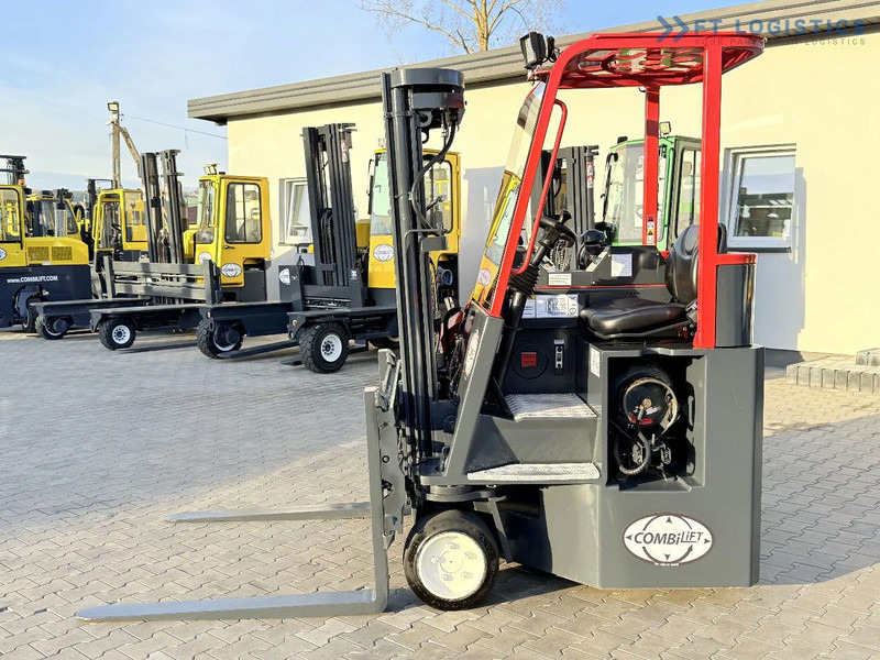 Combilift C3000CB / GAS / TRIPLEX 4900MM / FREE LIFT / SIDE SHIFT / FORK POSITIONER / EXCELLENT CONDITION / Wide range of four-way and sid - 4-vägstruck: bild 2 Combilift C3000CB / GAS / TRIPLEX 4900MM / FREE LIFT / SIDE SHIFT / FORK POSITIONER / EXCELLENT CONDITION / Wide range of four-way and sid - 4-vägstruck: bild 2