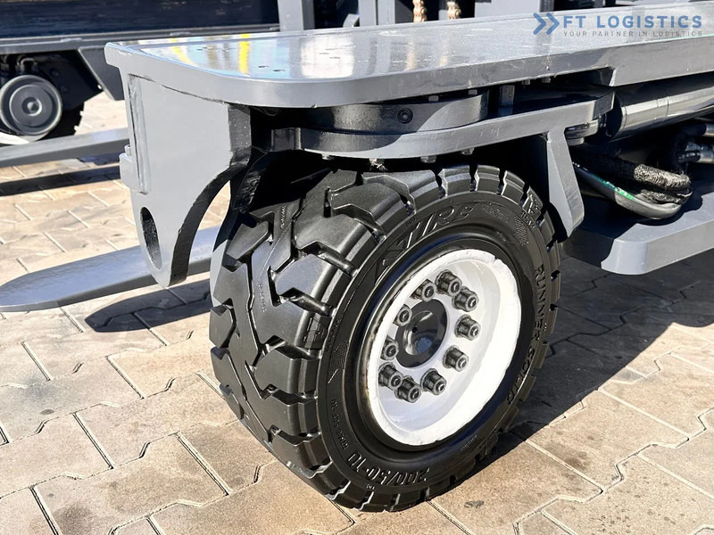 Combilift C4000 / LPG / DUPLEX / 4500MM / FREE LIFT / LIKE NEW C4000 / LPG / DUPLEX / 4500MM / FREE LIFT / LIKE NEW - 4-vägstruck: bild 4 Combilift C4000 / LPG / DUPLEX / 4500MM / FREE LIFT / LIKE NEW C4000 / LPG / DUPLEX / 4500MM / FREE LIFT / LIKE NEW - 4-vägstruck: bild 4