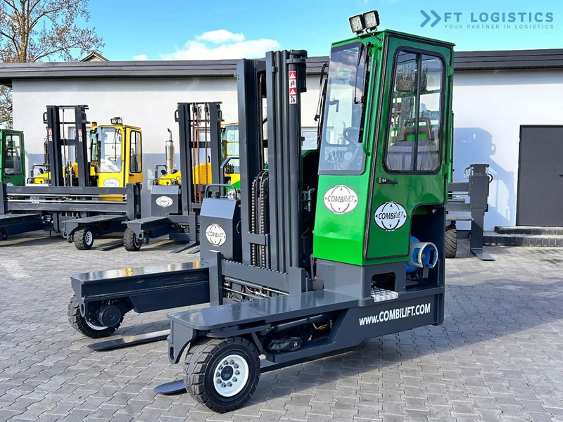Combilift C4000 / TRIPLEX / 4900MM / LPG / FREE LIFT / FORK SHIFT / LIKE NEW C4000 / TRIPLEX / 4900MM / LPG / FREE LIFT / FORK SHIFT / LIK - 4-vägstruck: bild 1 Combilift C4000 / TRIPLEX / 4900MM / LPG / FREE LIFT / FORK SHIFT / LIKE NEW C4000 / TRIPLEX / 4900MM / LPG / FREE LIFT / FORK SHIFT / LIK - 4-vägstruck: bild 1