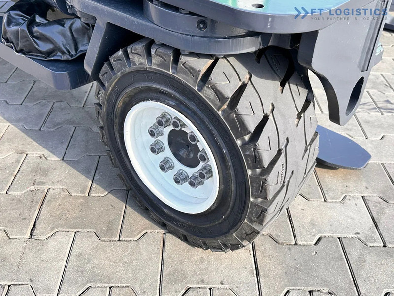 Combilift C4000 / TRIPLEX / 4900MM / LPG / FREE LIFT / FORK SHIFT / LIKE NEW C4000 / TRIPLEX / 4900MM / LPG / FREE LIFT / FORK SHIFT / LIK - 4-vägstruck: bild 5 Combilift C4000 / TRIPLEX / 4900MM / LPG / FREE LIFT / FORK SHIFT / LIKE NEW C4000 / TRIPLEX / 4900MM / LPG / FREE LIFT / FORK SHIFT / LIK - 4-vägstruck: bild 5