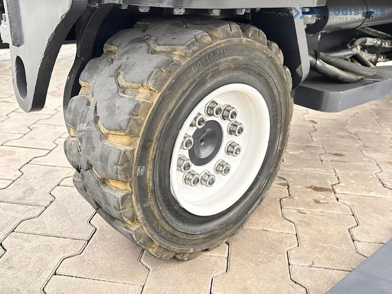 Combilift C4500 / DUPLEX / 4050MM / DIESEL / WIDE POSITIONER / FREE LIFT C4500 / DUPLEX / 4050MM / DIESEL / WIDE POSITIONER / FREE LIFT - 4-vägstruck: bild 5 Combilift C4500 / DUPLEX / 4050MM / DIESEL / WIDE POSITIONER / FREE LIFT C4500 / DUPLEX / 4050MM / DIESEL / WIDE POSITIONER / FREE LIFT - 4-vägstruck: bild 5