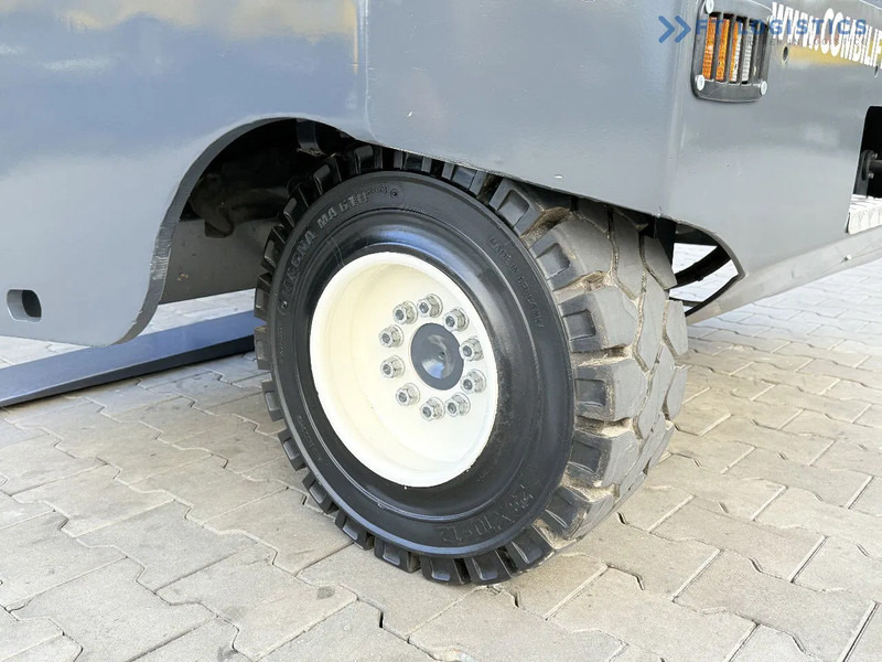 Combilift C5000SR / DIESEL / TRIPLEX MAST – 6100 MM / FORK POSITIONER / FULL CABIN C5000SR / DIESEL / TRIPLEX MAST – 6100 MM / FORK POSITI - 4-vägstruck: bild 4 Combilift C5000SR / DIESEL / TRIPLEX MAST – 6100 MM / FORK POSITIONER / FULL CABIN C5000SR / DIESEL / TRIPLEX MAST – 6100 MM / FORK POSITI - 4-vägstruck: bild 4