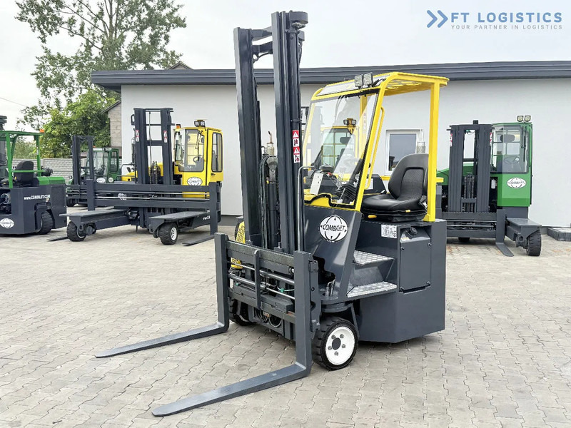Combilift CB2500 / DUPLEX / 4100MM / DIESEL / FREE LIFT / FORK POSITIONER / SIDE SHIFT / LIKE NEW / Wide range of four-way and side loader - 4-vägstruck: bild 1 Combilift CB2500 / DUPLEX / 4100MM / DIESEL / FREE LIFT / FORK POSITIONER / SIDE SHIFT / LIKE NEW / Wide range of four-way and side loader - 4-vägstruck: bild 1