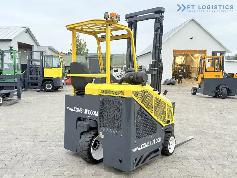 Combilift CB2500 / DUPLEX / 4100MM / DIESEL / FREE LIFT / FORK POSITIONER / SIDE SHIFT / LIKE NEW / Wide range of four-way and side loader - 4-vägstruck: bild 5 Combilift CB2500 / DUPLEX / 4100MM / DIESEL / FREE LIFT / FORK POSITIONER / SIDE SHIFT / LIKE NEW / Wide range of four-way and side loader - 4-vägstruck: bild 5