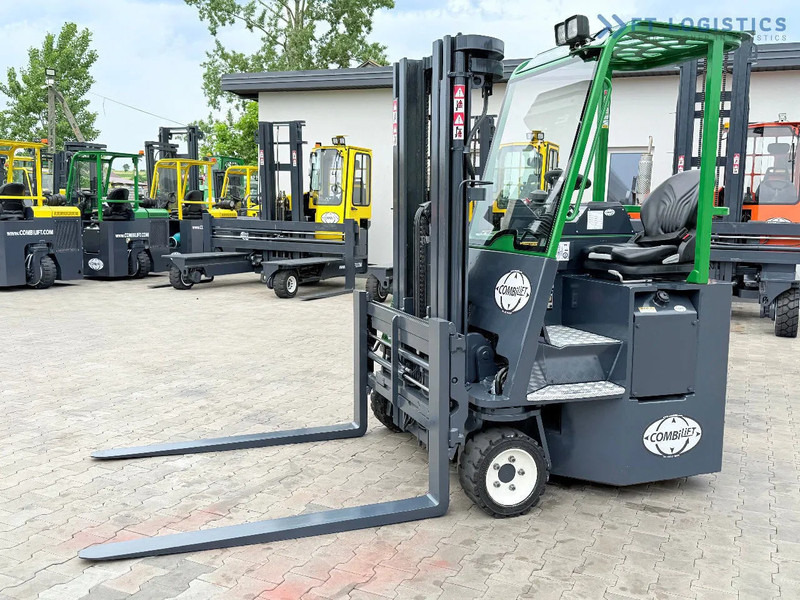 Combilift CB3000 / DIESEL / TRIPLEX 4900MM / FULL FREE LIFT / SIDE SHIFT / FORK POSITIONER / 1500MM FORKS / LIKE NEW CB3000 / DIESEL / TRI - 4-vägstruck: bild 2 Combilift CB3000 / DIESEL / TRIPLEX 4900MM / FULL FREE LIFT / SIDE SHIFT / FORK POSITIONER / 1500MM FORKS / LIKE NEW CB3000 / DIESEL / TRI - 4-vägstruck: bild 2