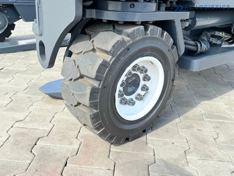 Combilift COMBILIFT C3500 – DUPLEX 4100mm – Year 2016 – 6779 hours – GAS – EXTENDABLE FORKS 800 / 1100MM – CABIN – HEATING + AIR CONDITION - 4-vägstruck: bild 4 Combilift COMBILIFT C3500 – DUPLEX 4100mm – Year 2016 – 6779 hours – GAS – EXTENDABLE FORKS 800 / 1100MM – CABIN – HEATING + AIR CONDITION - 4-vägstruck: bild 4