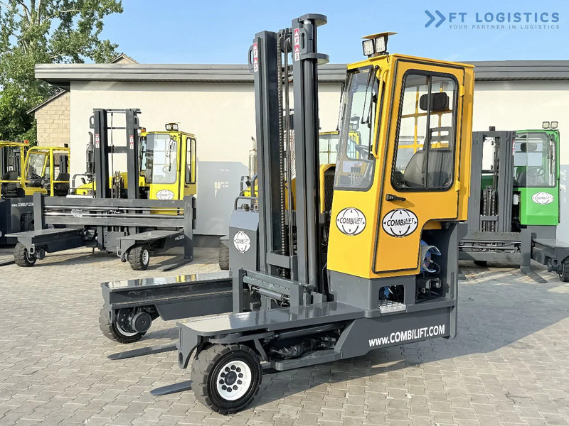 Combilift Combilift FOUR-WAY MULTIDIRECTIONAL FORKLIFT C4000 / GAS / DUPLEX 4500MM / ONLY 6604 HOURS / SIDE SHIFT / FULL CABIN / PERFECT C - 4-vägstruck: bild 2 Combilift Combilift FOUR-WAY MULTIDIRECTIONAL FORKLIFT C4000 / GAS / DUPLEX 4500MM / ONLY 6604 HOURS / SIDE SHIFT / FULL CABIN / PERFECT C - 4-vägstruck: bild 2