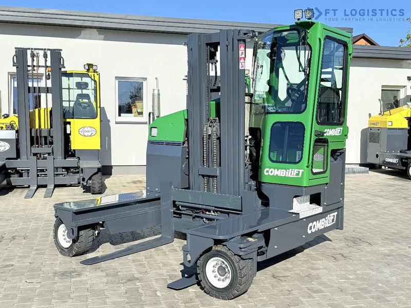 Combilift Combilift FOUR-WAY MULTIDIRECTIONAL FORKLIFT C4500 / DIESEL / TRIPLEX 4900MM / ONLY 4854 HOURS / FORK POSITIONER / FULL CABIN – - 4-vägstruck: bild 4 Combilift Combilift FOUR-WAY MULTIDIRECTIONAL FORKLIFT C4500 / DIESEL / TRIPLEX 4900MM / ONLY 4854 HOURS / FORK POSITIONER / FULL CABIN – - 4-vägstruck: bild 4
