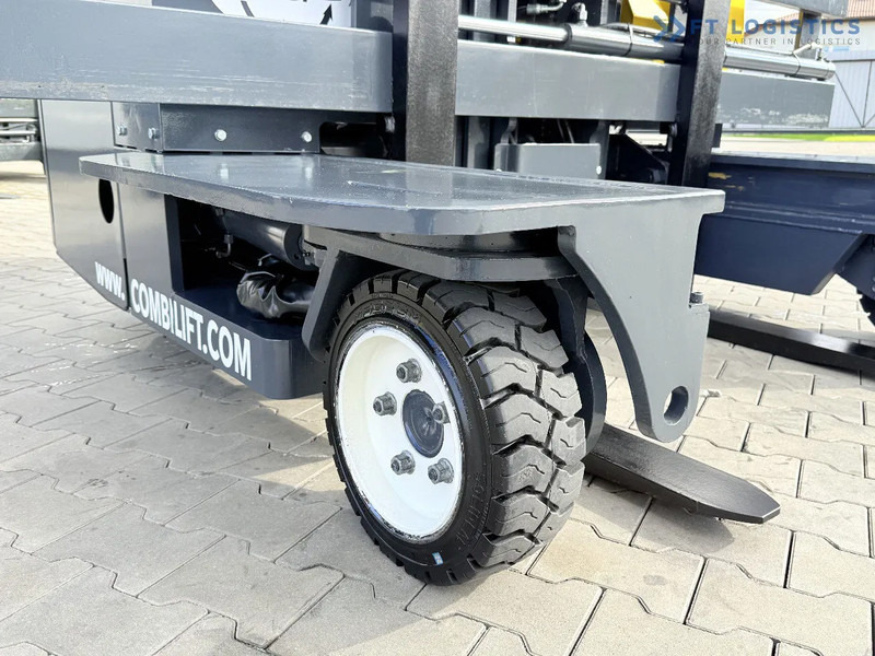 Combilift FOUR-WAY / MULTI-DIRECTIONAL FORKLIFT / ONLY 491 HOURS / C2500 / GAS / DUPLEX 4600MM / SHORT – ONLY 1900MM / WIDTH 2700MM WITH F - 4-vägstruck: bild 5 Combilift FOUR-WAY / MULTI-DIRECTIONAL FORKLIFT / ONLY 491 HOURS / C2500 / GAS / DUPLEX 4600MM / SHORT – ONLY 1900MM / WIDTH 2700MM WITH F - 4-vägstruck: bild 5