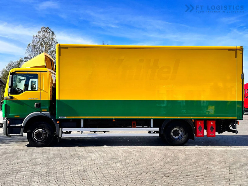 MAN TGM 15.250 MAN TGM 15.250 4X2 / CONTAINER - 16 PALLETS / TAIL LIFT / TIRES 80% / PERFECT CONDITION - Lastbil med skåp: bild 3 MAN TGM 15.250 MAN TGM 15.250 4X2 / CONTAINER - 16 PALLETS / TAIL LIFT / TIRES 80% / PERFECT CONDITION - Lastbil med skåp: bild 3