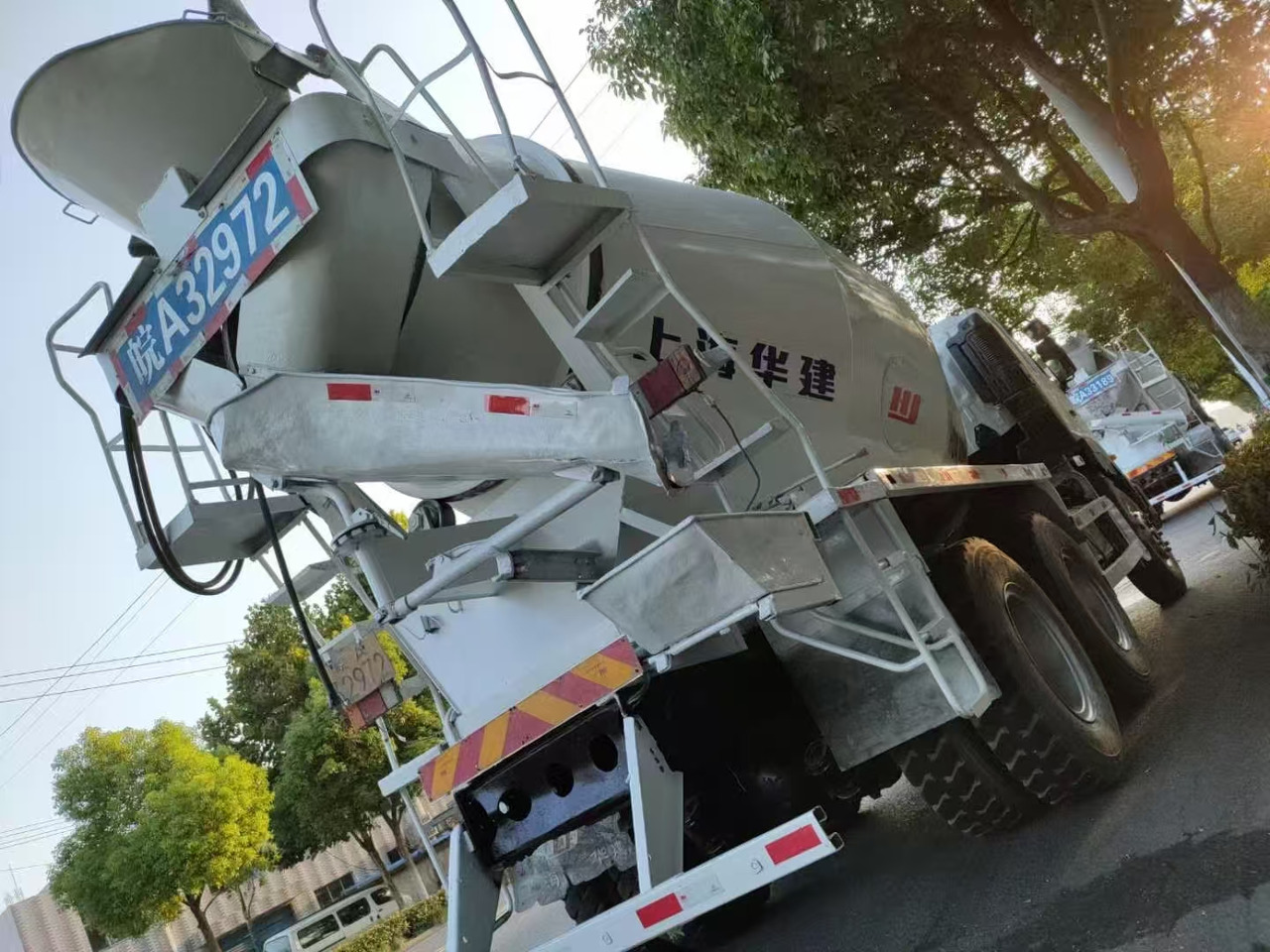 HINO 700 - Tankbil: bild 4 HINO 700 - Tankbil: bild 4