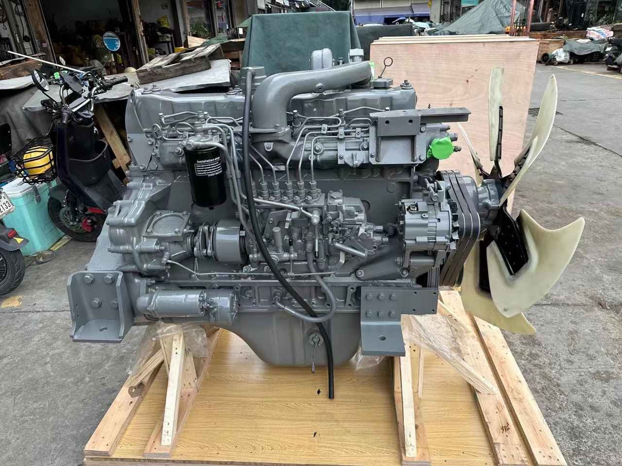 ISUZU 6SD1 - Motor: bild 1 ISUZU 6SD1 - Motor: bild 1